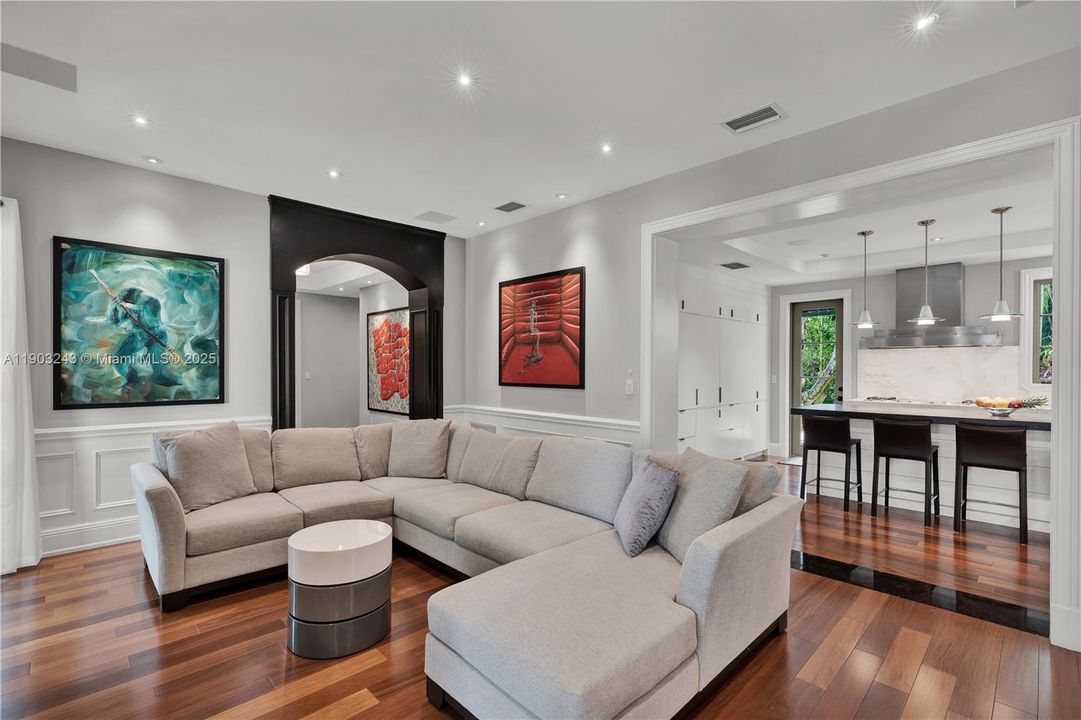 For Rent: $21,900 (4 beds, 5 baths, 4111 Square Feet)