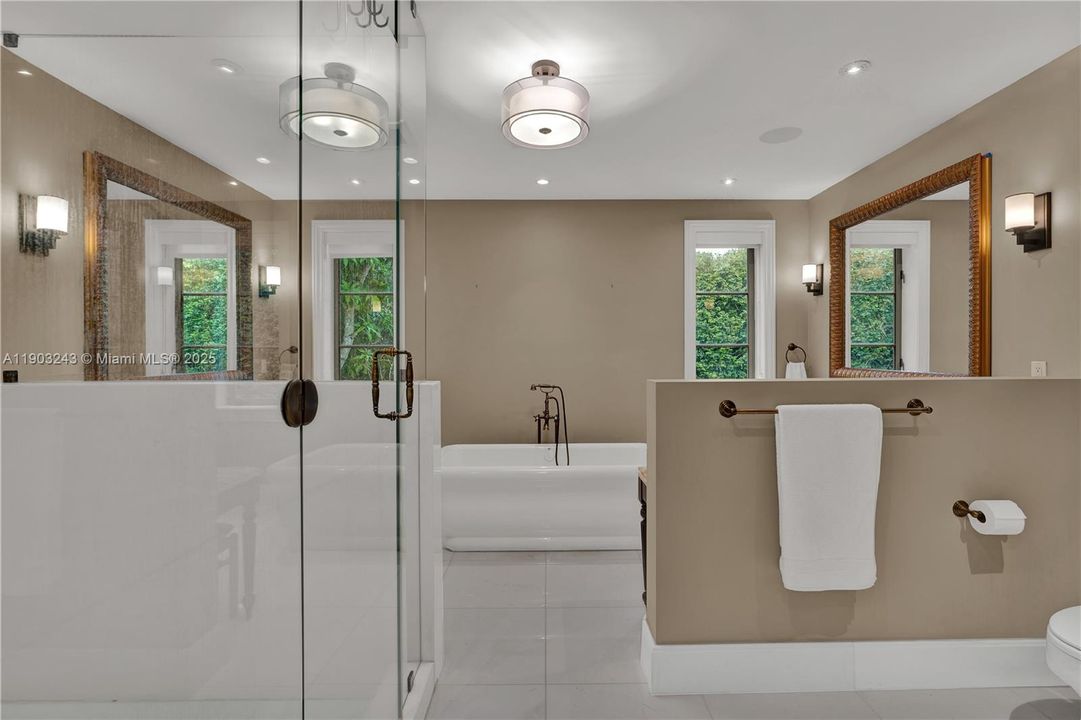 For Rent: $21,900 (4 beds, 5 baths, 4111 Square Feet)