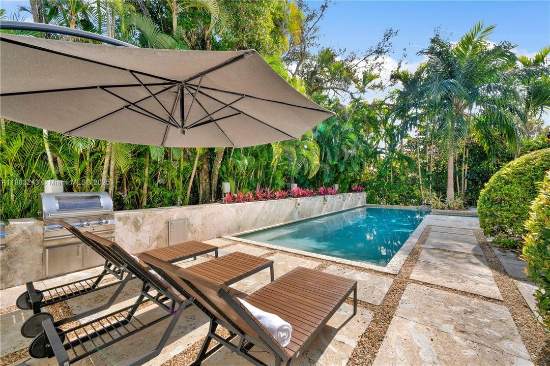 For Rent: $21,900 (4 beds, 5 baths, 4111 Square Feet)