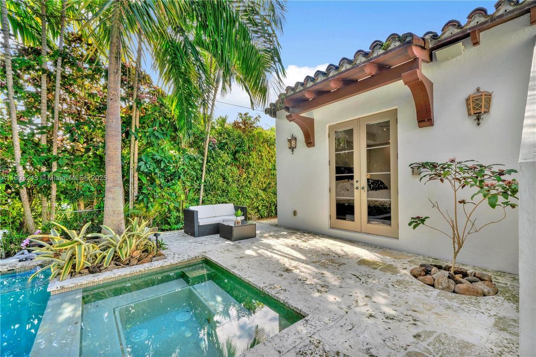 For Rent: $21,900 (4 beds, 5 baths, 4111 Square Feet)