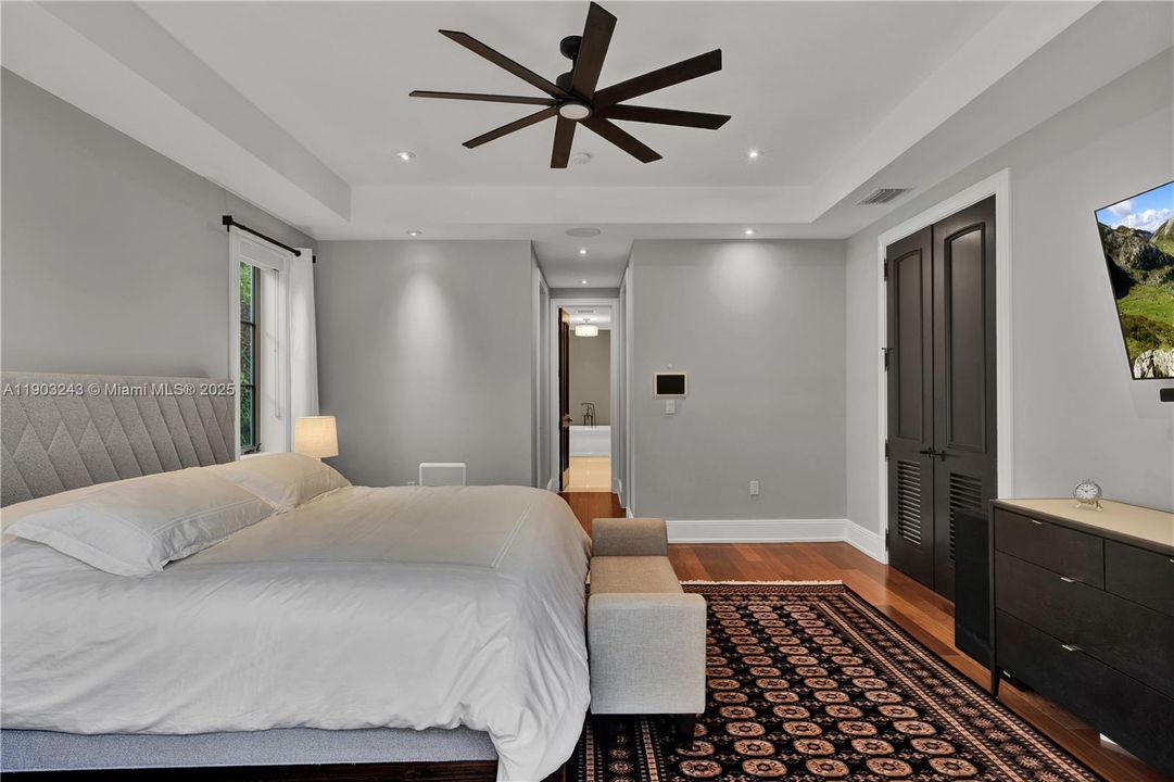 For Rent: $21,900 (4 beds, 5 baths, 4111 Square Feet)