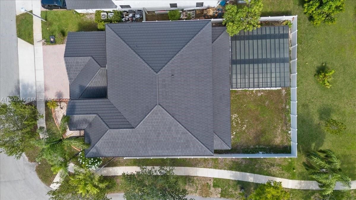 For Sale: $919,000 (4 beds, 2 baths, 3579 Square Feet)