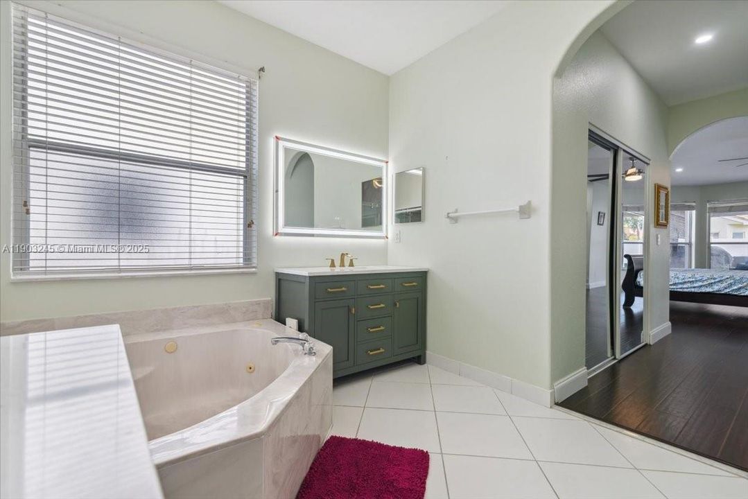 For Sale: $919,000 (4 beds, 2 baths, 3579 Square Feet)