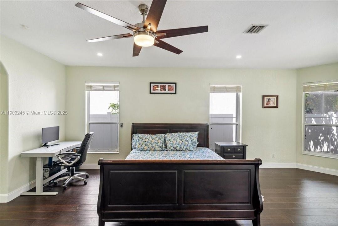 For Sale: $919,000 (4 beds, 2 baths, 3579 Square Feet)