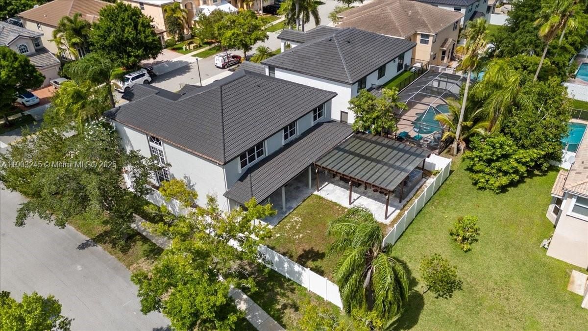 For Sale: $919,000 (4 beds, 2 baths, 3579 Square Feet)