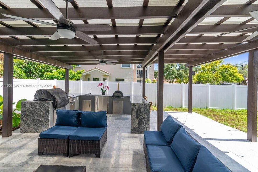 For Sale: $919,000 (4 beds, 2 baths, 3579 Square Feet)