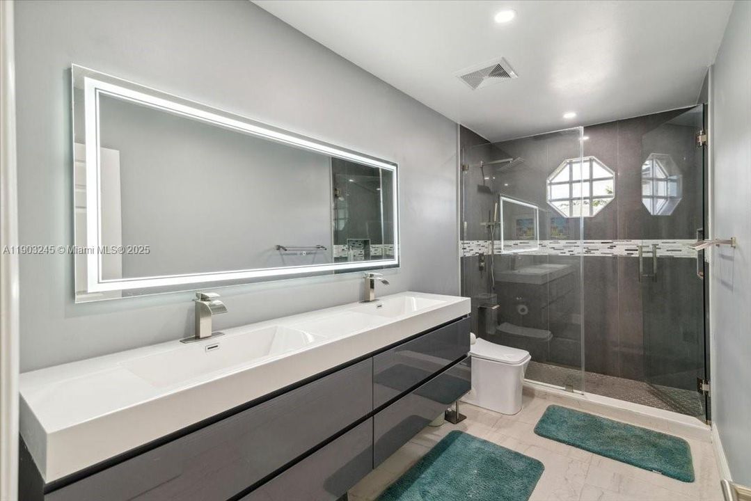 For Sale: $919,000 (4 beds, 2 baths, 3579 Square Feet)