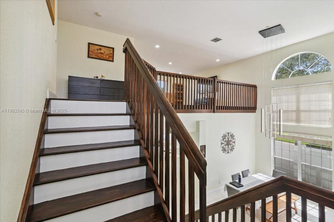 For Sale: $919,000 (4 beds, 2 baths, 3579 Square Feet)