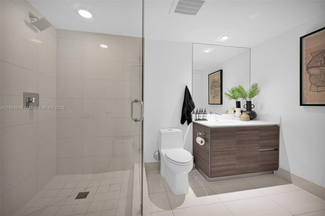 Recently Rented: $4,500 (2 beds, 2 baths, 1165 Square Feet)