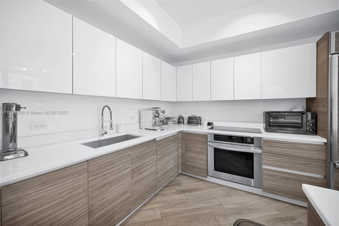 Recently Rented: $4,500 (2 beds, 2 baths, 1165 Square Feet)