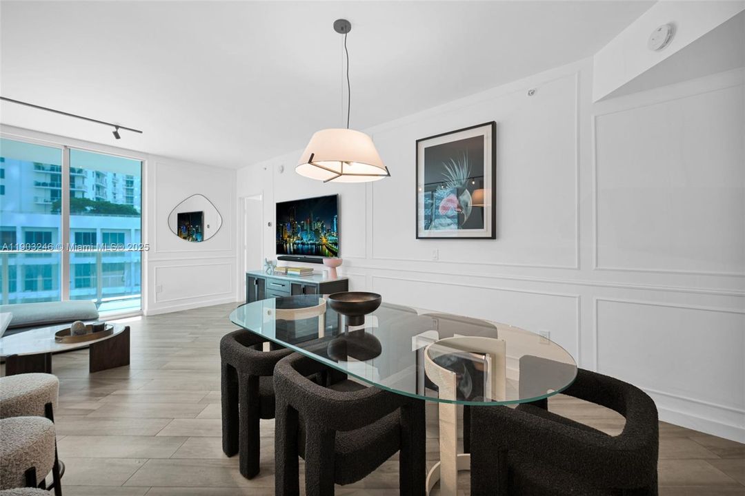 Recently Rented: $4,500 (2 beds, 2 baths, 1165 Square Feet)