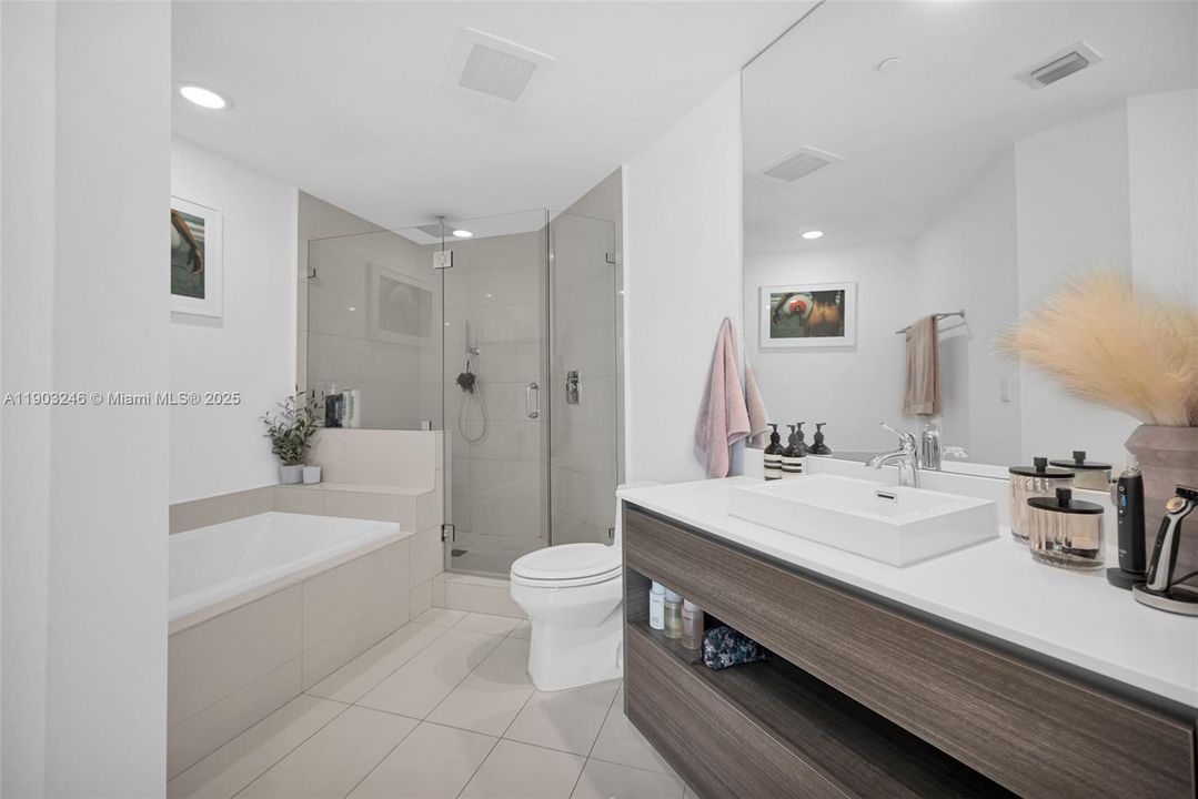 Recently Rented: $4,500 (2 beds, 2 baths, 1165 Square Feet)