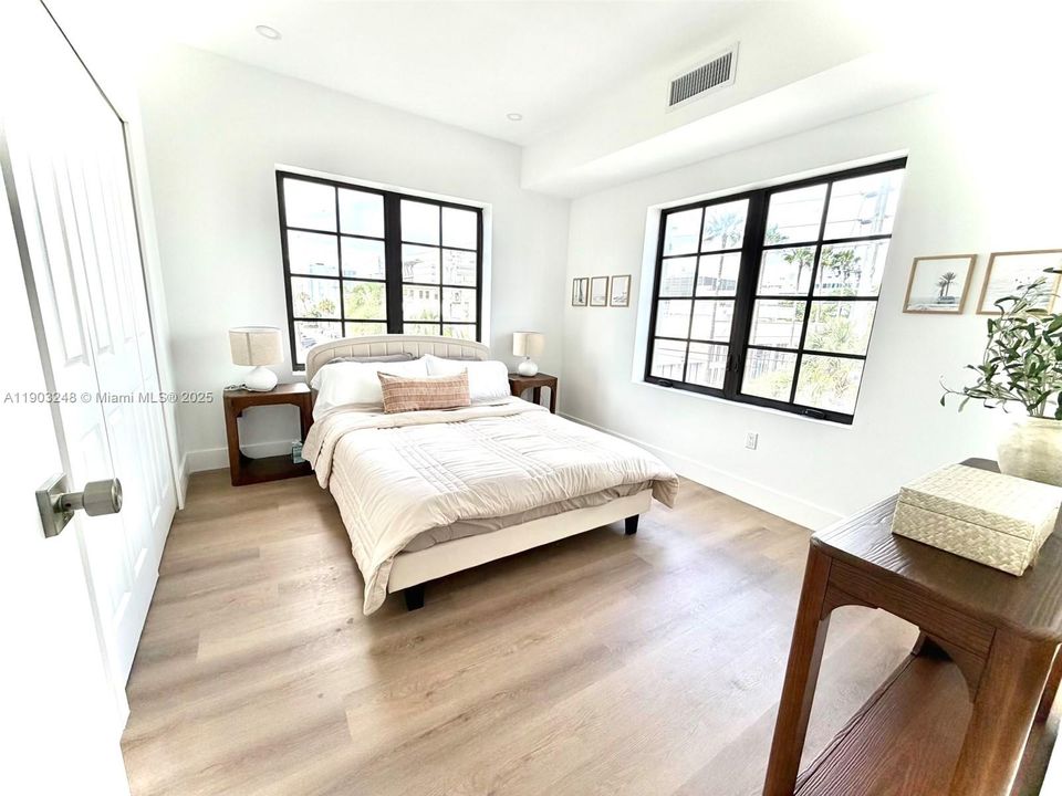 For Rent: $2,950 (1 beds, 1 baths, 538 Square Feet)