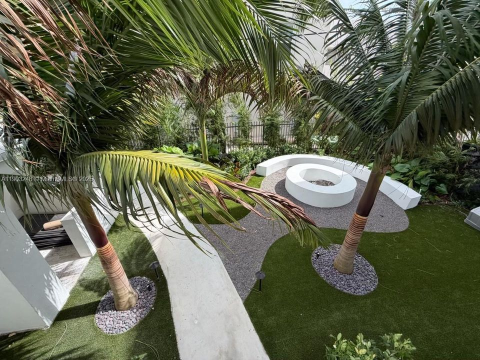 For Rent: $2,950 (1 beds, 1 baths, 538 Square Feet)