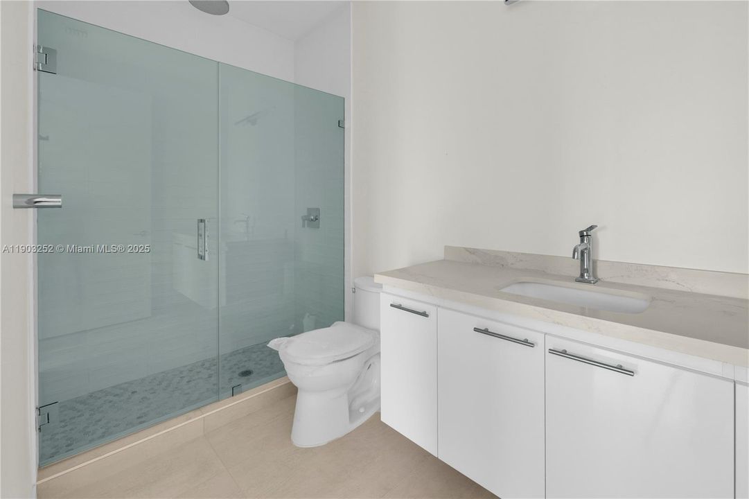 For Rent: $2,200 (1 beds, 1 baths, 550 Square Feet)