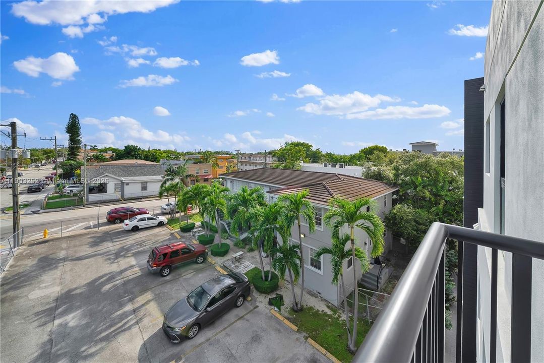 For Rent: $2,200 (1 beds, 1 baths, 550 Square Feet)