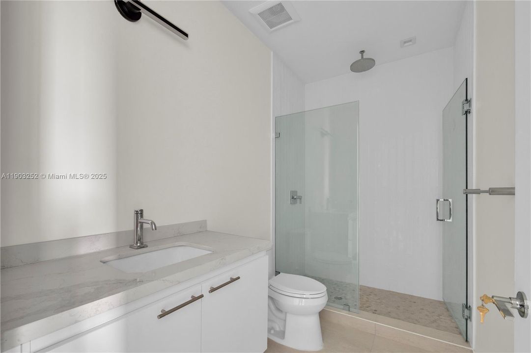 For Rent: $2,200 (1 beds, 1 baths, 550 Square Feet)