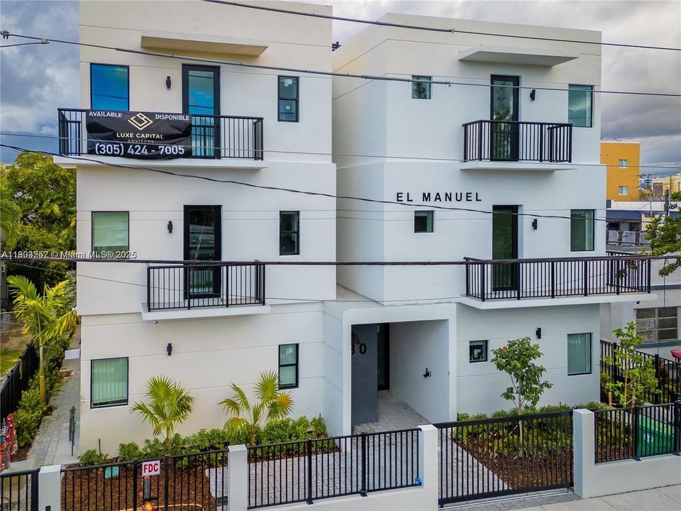 For Rent: $2,200 (1 beds, 1 baths, 550 Square Feet)