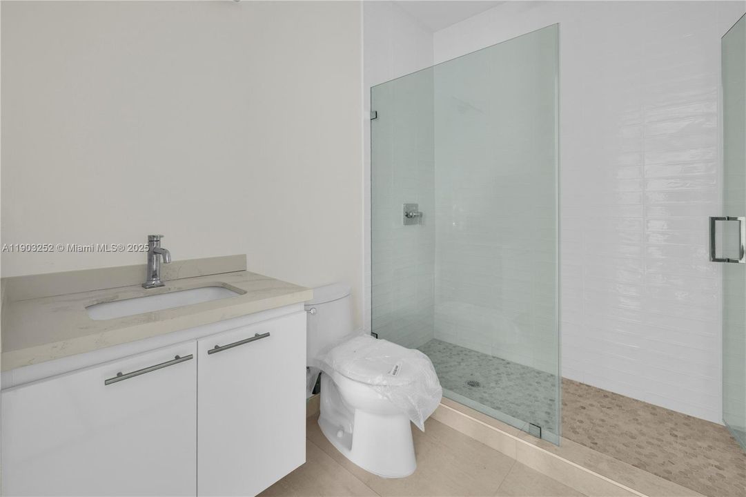 For Rent: $2,200 (1 beds, 1 baths, 550 Square Feet)