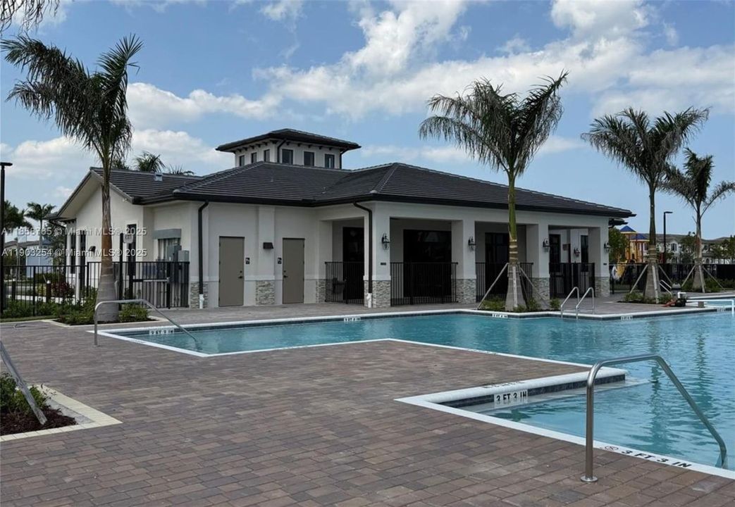 出租: $2,700 (3 贝兹, 2 浴室, 1483 平方英尺)