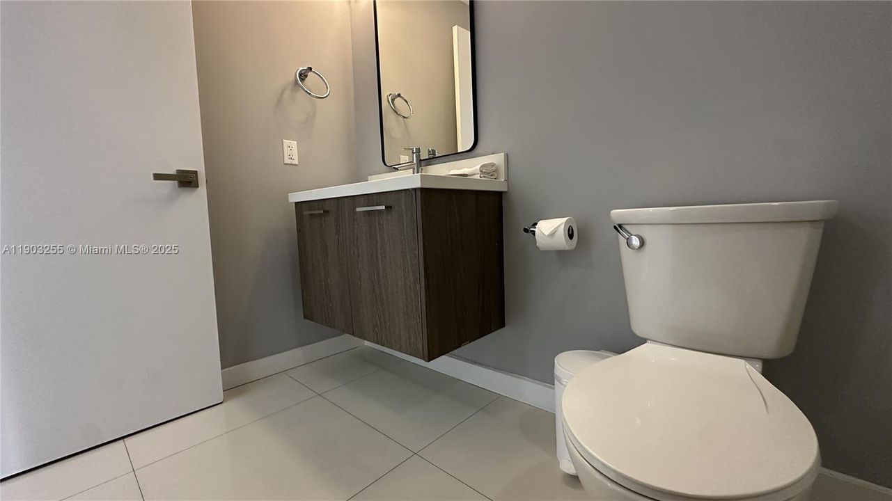 For Sale: $930,000 (2 beds, 2 baths, 1236 Square Feet)