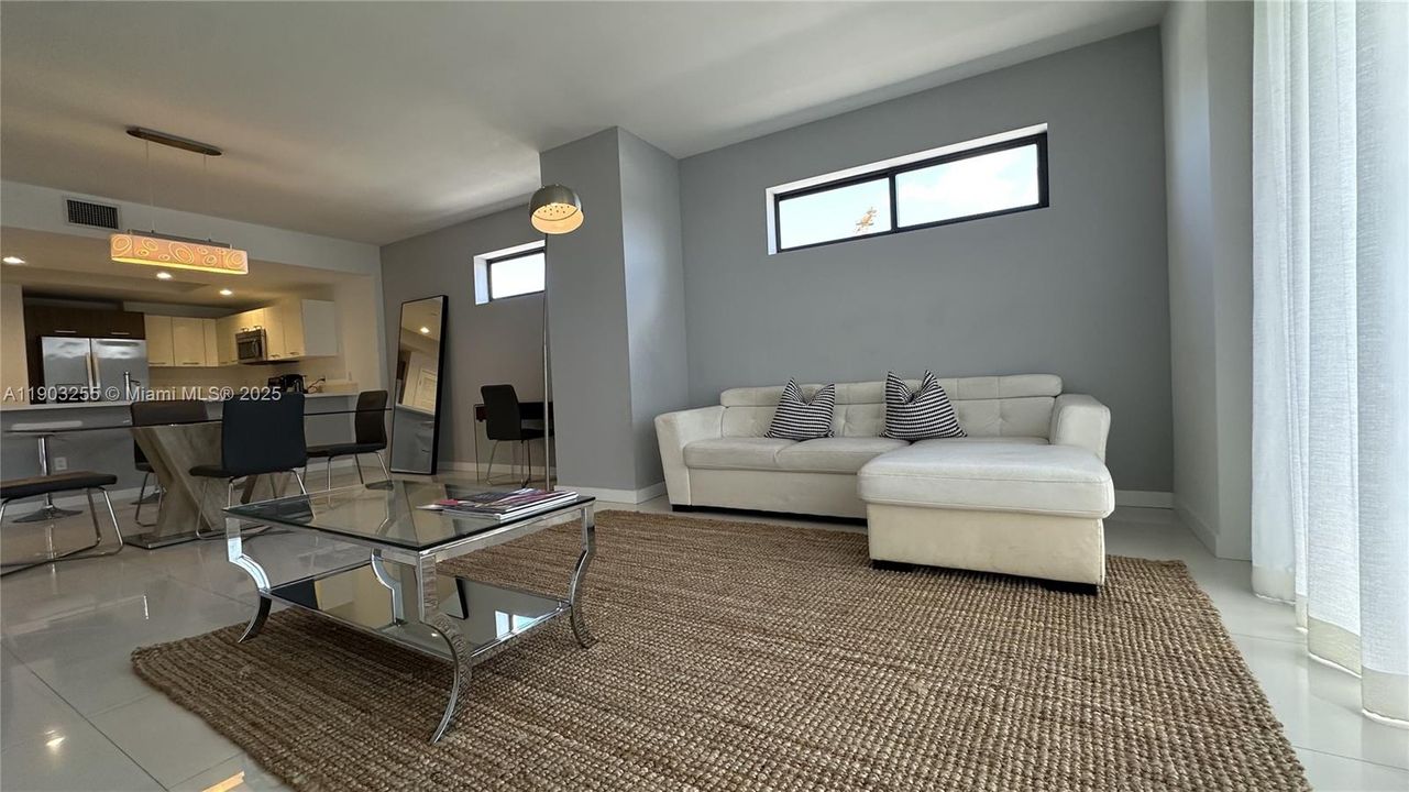 For Sale: $930,000 (2 beds, 2 baths, 1236 Square Feet)