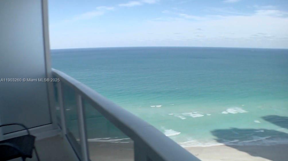 En Venta: $800,000 (3 camas, 3 baños, 551 Pies cuadrados)