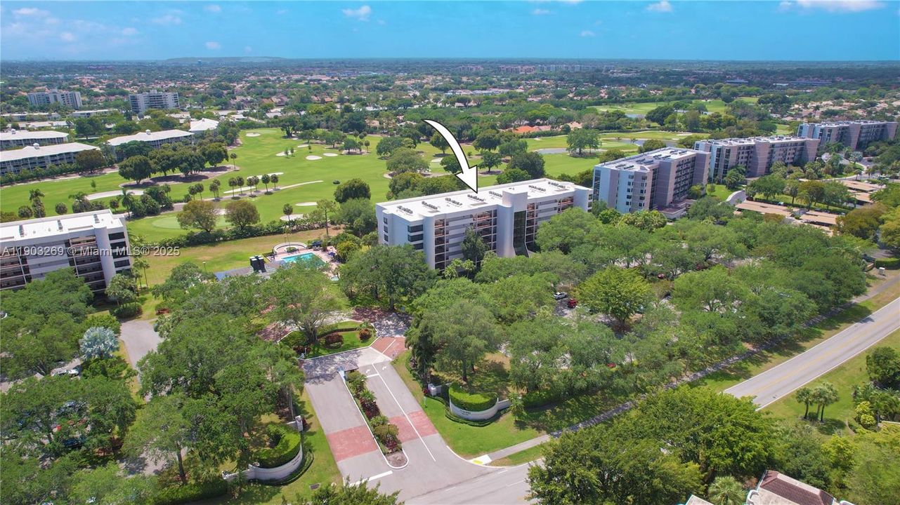 Active With Contract: $2,500 (2 beds, 2 baths, 1207 Square Feet)