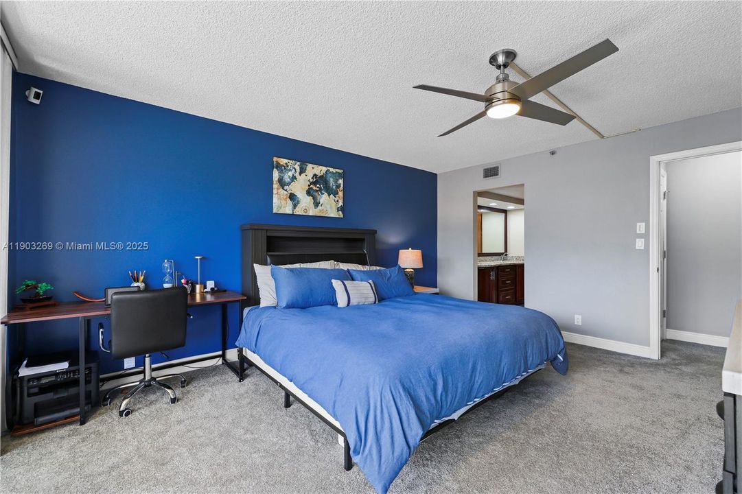 Active With Contract: $2,500 (2 beds, 2 baths, 1207 Square Feet)