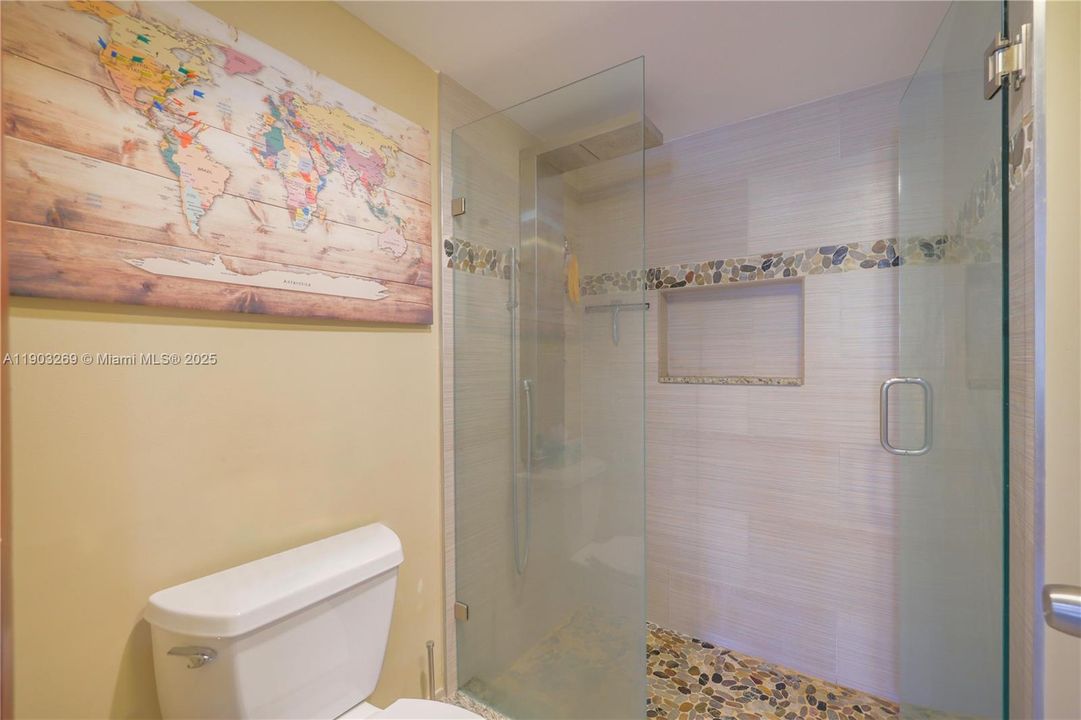 Active With Contract: $2,500 (2 beds, 2 baths, 1207 Square Feet)