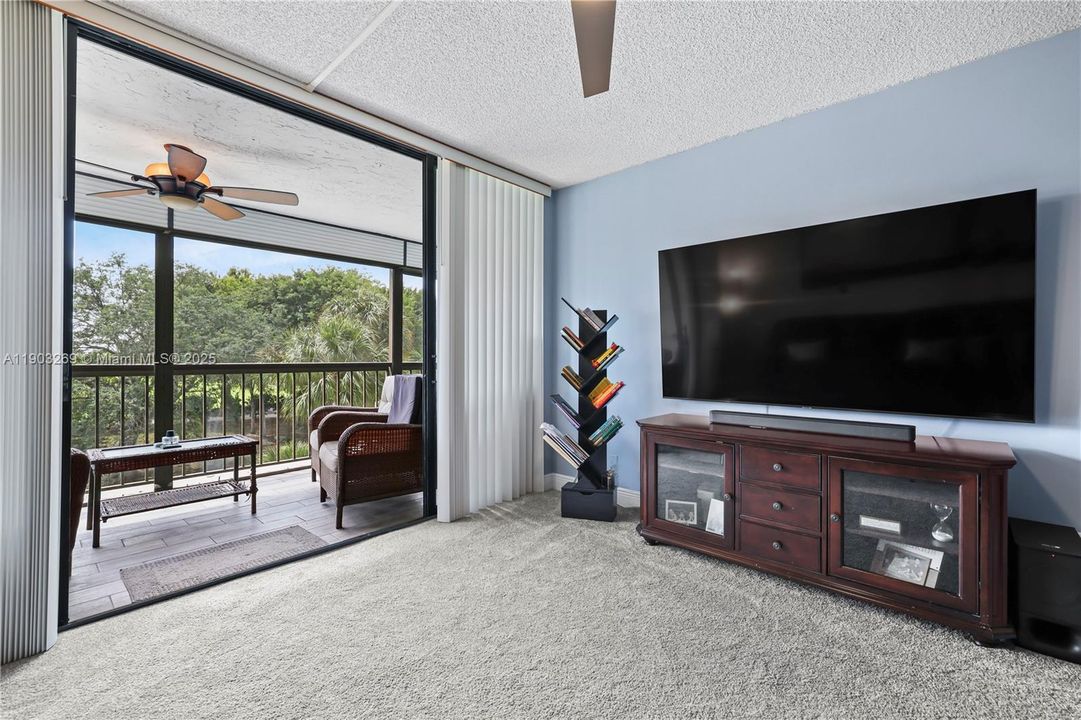 Active With Contract: $2,500 (2 beds, 2 baths, 1207 Square Feet)