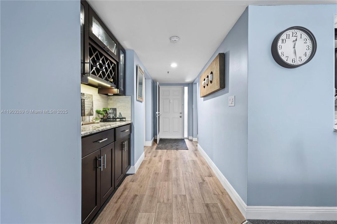 Active With Contract: $2,500 (2 beds, 2 baths, 1207 Square Feet)