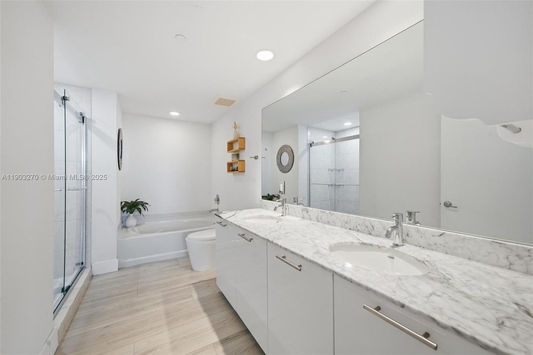 Recently Rented: $5,500 (2 beds, 2 baths, 1120 Square Feet)