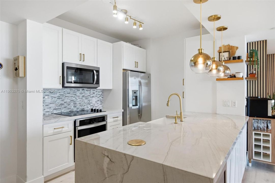 Recently Rented: $5,500 (2 beds, 2 baths, 1120 Square Feet)