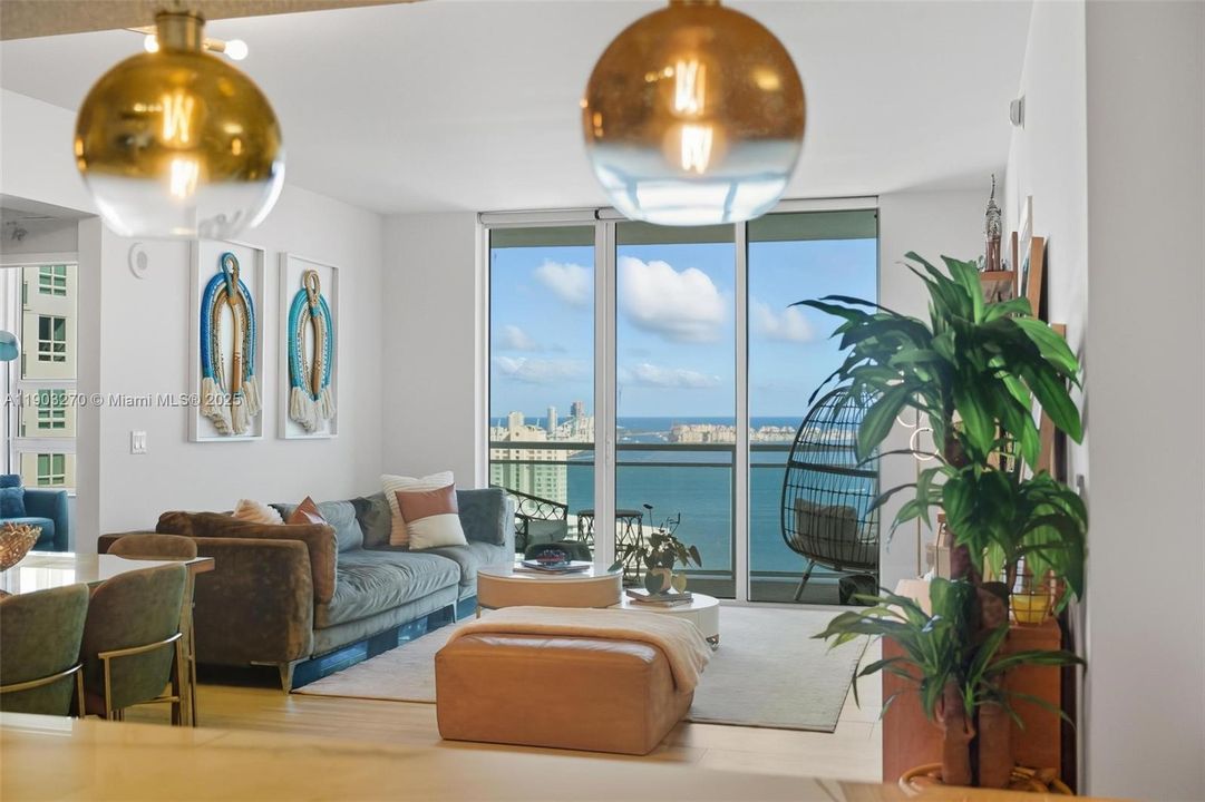 Recently Rented: $5,500 (2 beds, 2 baths, 1120 Square Feet)