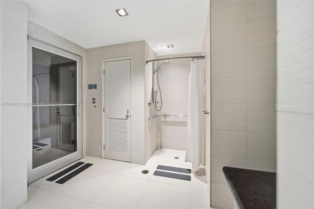 Recently Rented: $5,500 (2 beds, 2 baths, 1120 Square Feet)