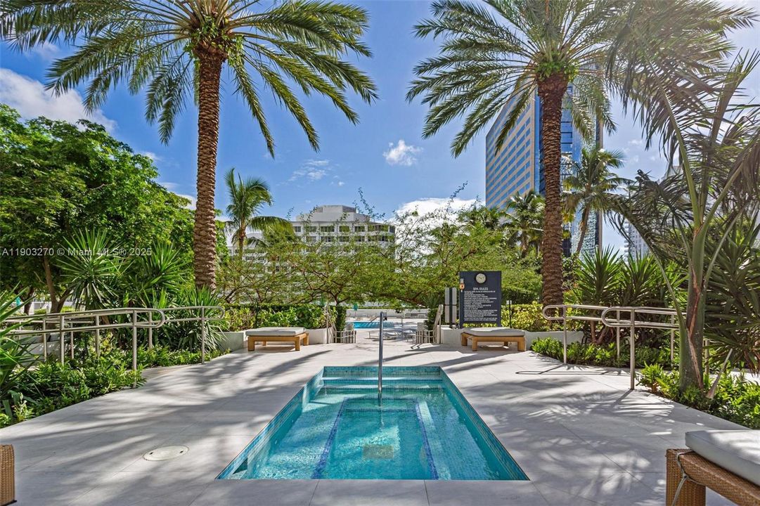 Recently Rented: $5,500 (2 beds, 2 baths, 1120 Square Feet)