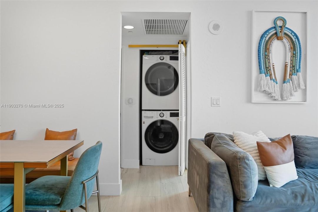 Recently Rented: $5,500 (2 beds, 2 baths, 1120 Square Feet)