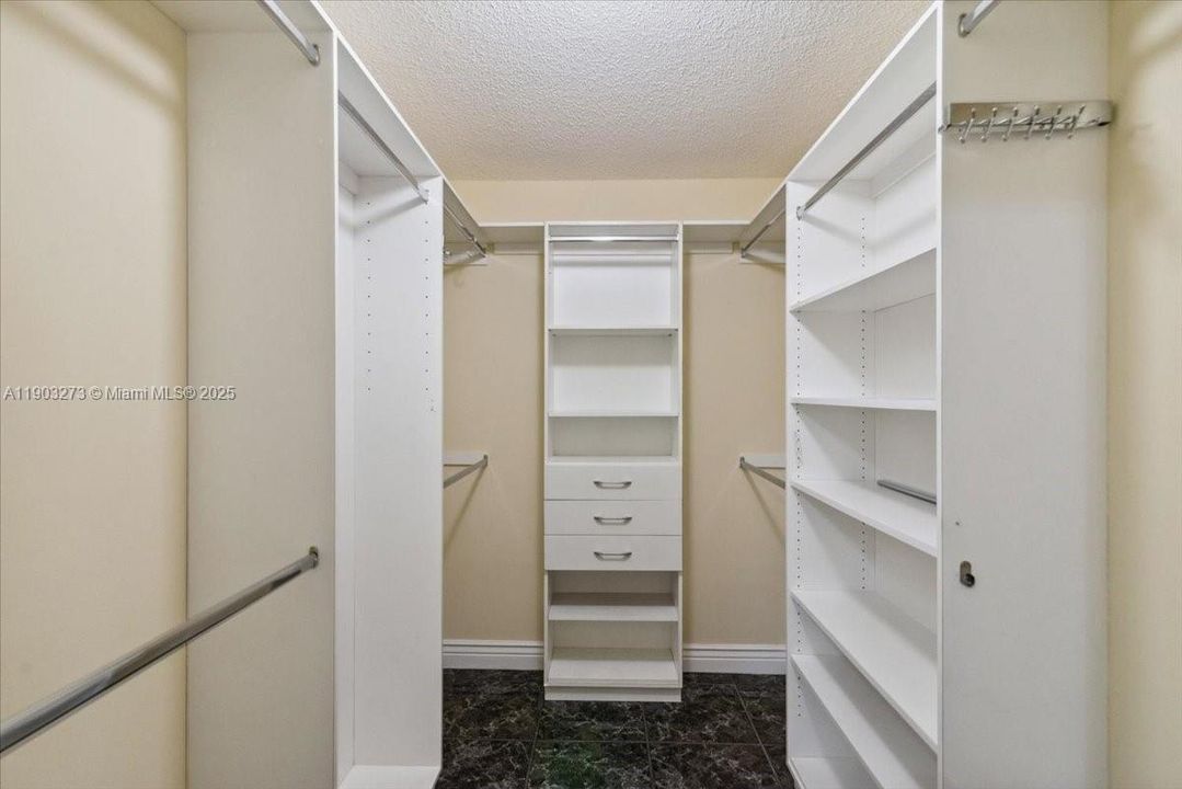 For Sale: $580,000 (4 beds, 2 baths, 1510 Square Feet)