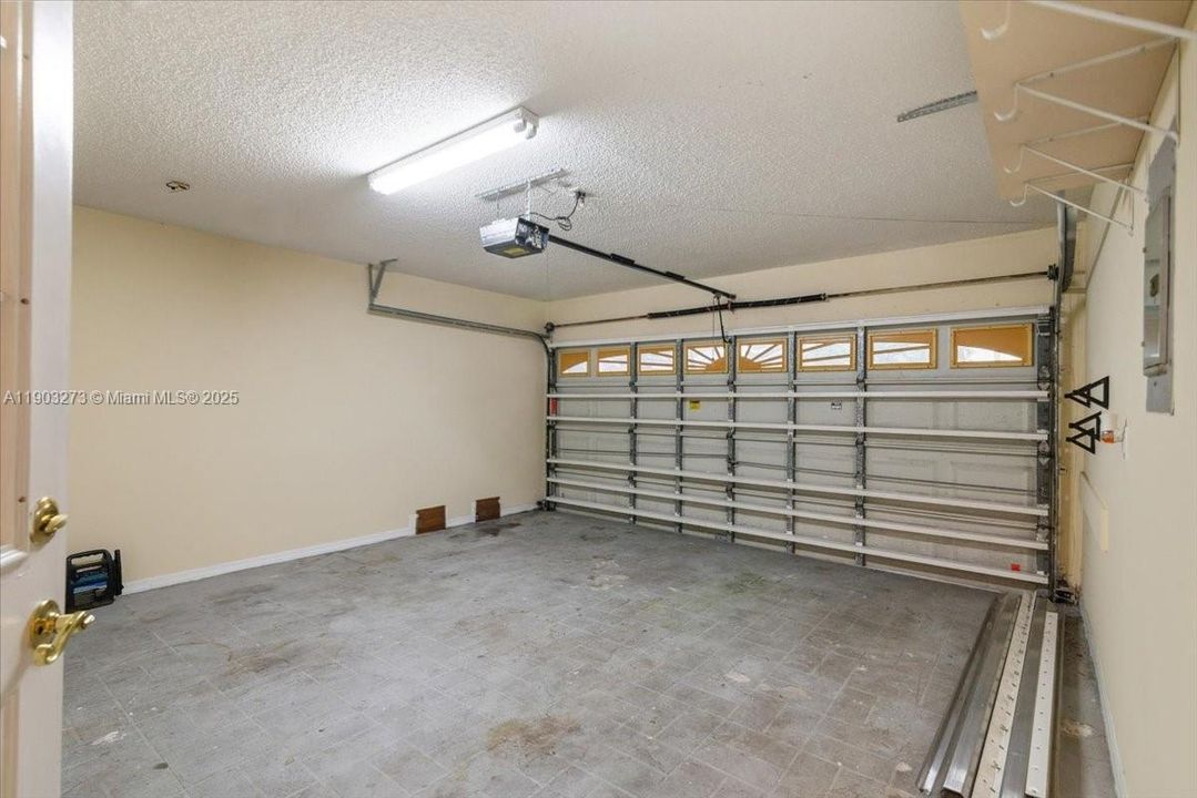 For Sale: $580,000 (4 beds, 2 baths, 1510 Square Feet)