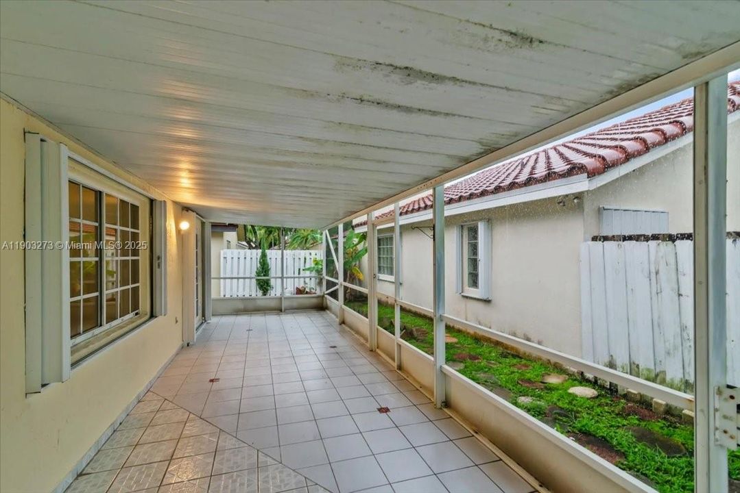 For Sale: $580,000 (4 beds, 2 baths, 1510 Square Feet)