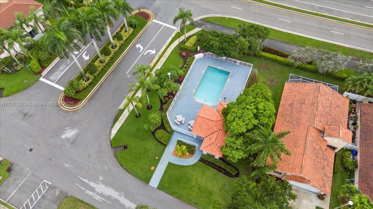 For Sale: $580,000 (4 beds, 2 baths, 1510 Square Feet)