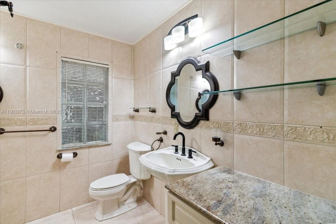 For Sale: $580,000 (4 beds, 2 baths, 1510 Square Feet)