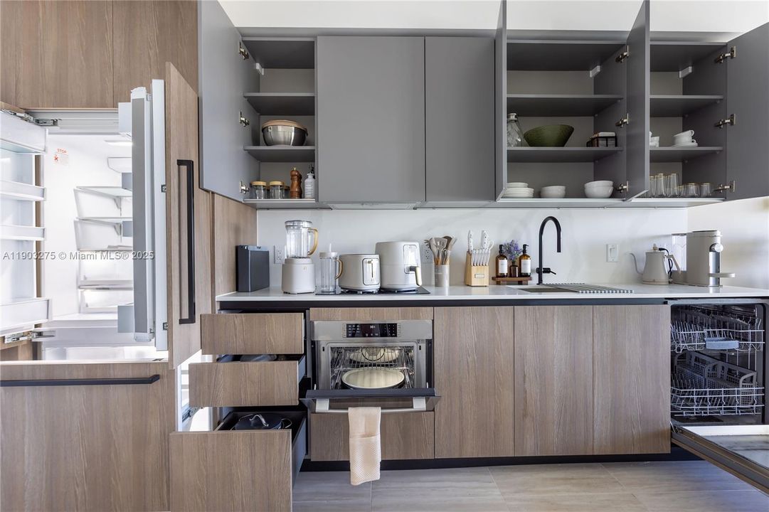 For Rent: $6,500 (1 beds, 1 baths, 0 Square Feet)