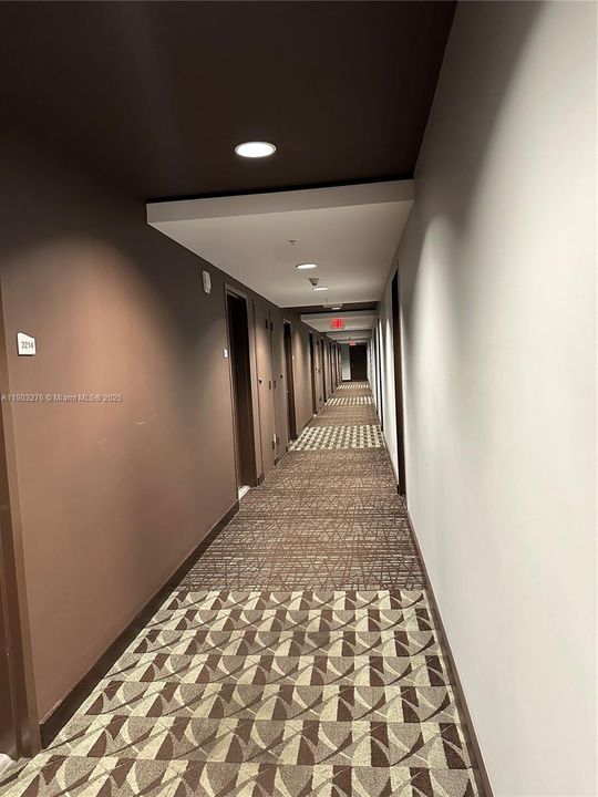 For Rent: $2,850 (1 beds, 1 baths, 638 Square Feet)