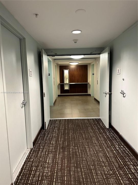 For Rent: $2,850 (1 beds, 1 baths, 638 Square Feet)