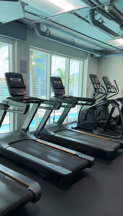 For Rent: $2,850 (1 beds, 1 baths, 638 Square Feet)