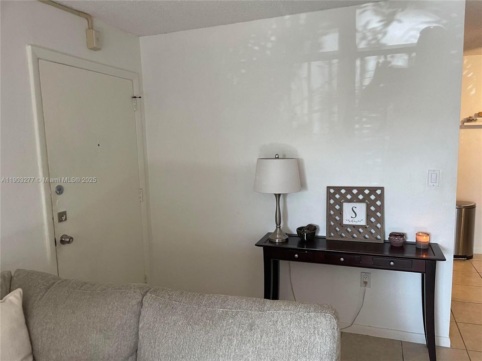 Activo con contrato: $1,900 (1 camas, 1 baños, 672 Pies cuadrados)