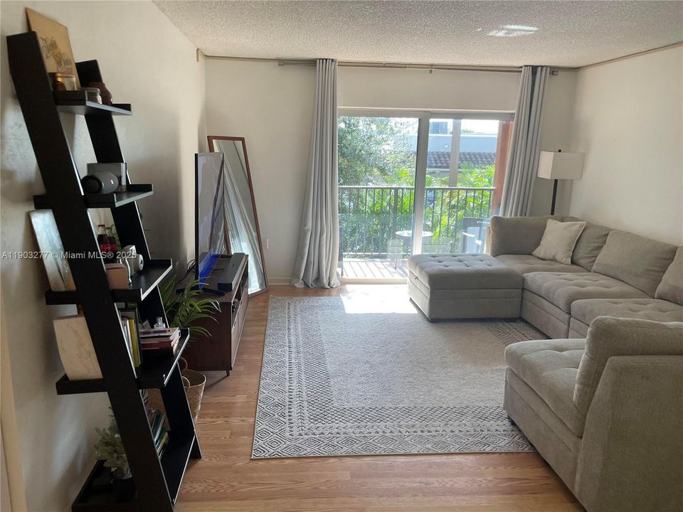 Activo con contrato: $1,900 (1 camas, 1 baños, 672 Pies cuadrados)