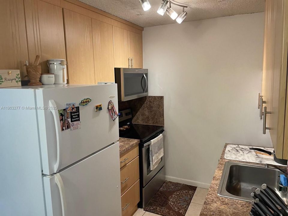 Activo con contrato: $1,900 (1 camas, 1 baños, 672 Pies cuadrados)